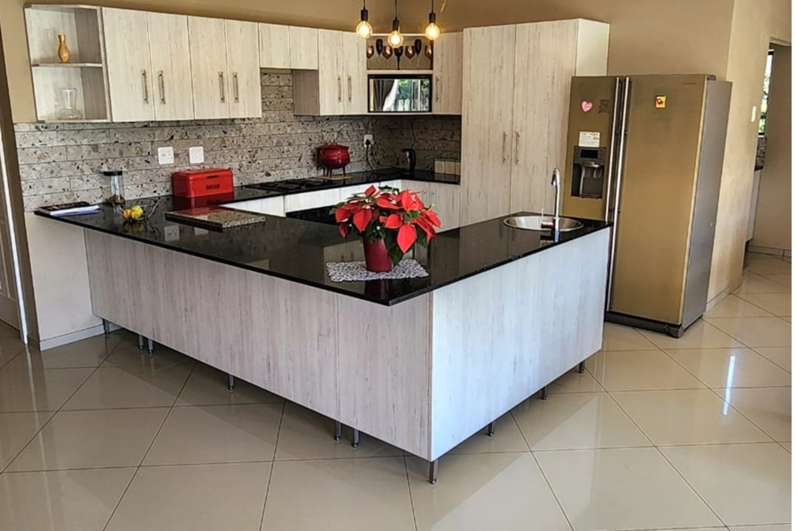 3 Bedroom Property for Sale in Wavecrest Eastern Cape